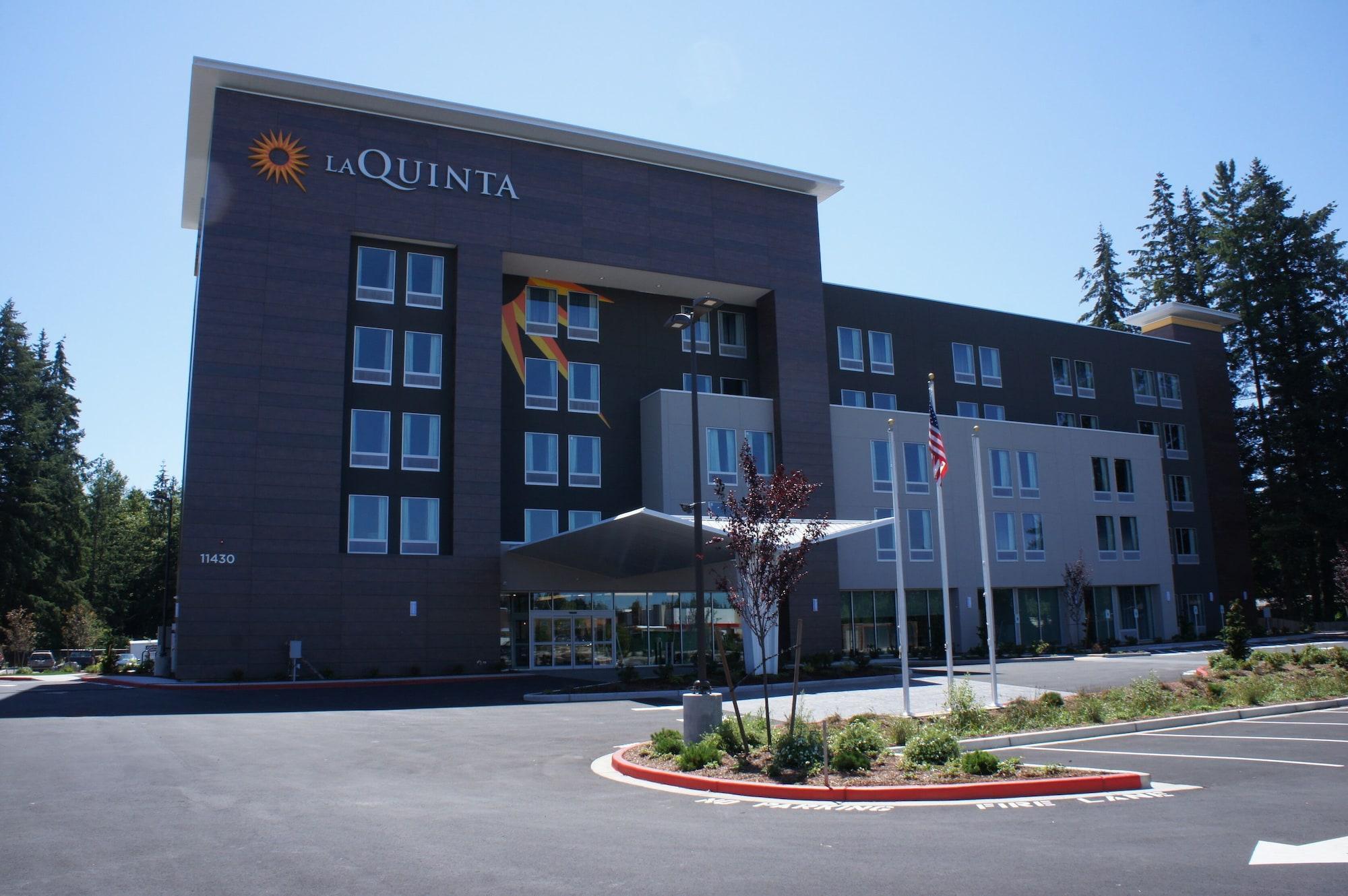 La Quinta Inn & Suites By Wyndham Marysville Exterior photo