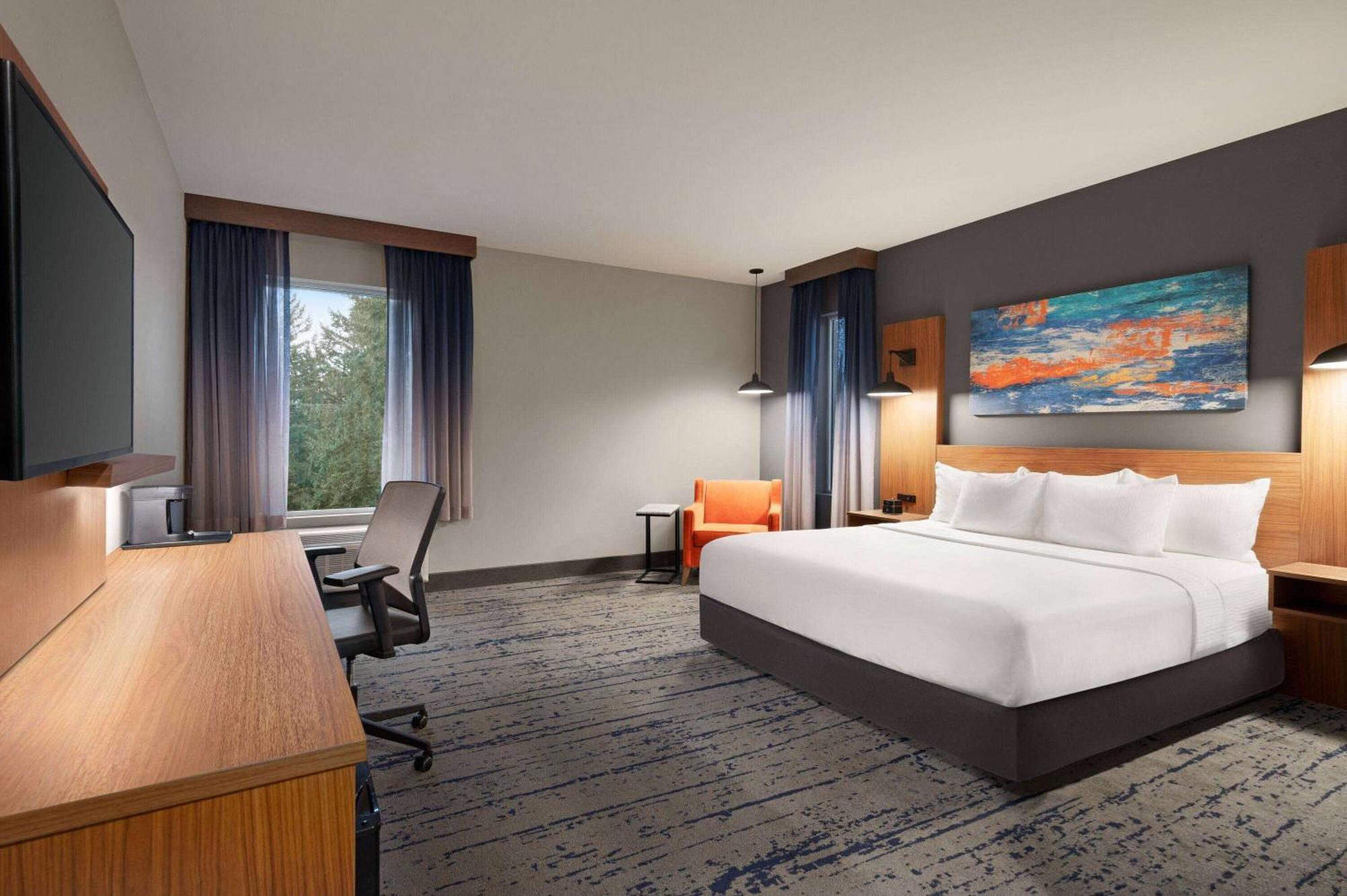 La Quinta Inn & Suites By Wyndham Marysville Exterior photo